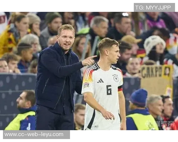 勒夫表示基米希若能胜任中场核心将被安排在右路位置 勒夫表示基米希若能胜任中场核心将被安排在右路位置