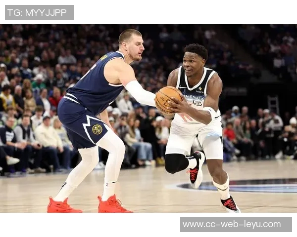 爱德华兹表现出色第三节独揽15分助球队轻松取胜19投9中斩获25分7篮板5助攻