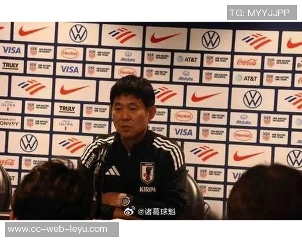 森保一赛后发布会长达47分钟向记者比心展现亲和力 森保一赛后发布会长达47分钟向记者比心展现亲和力