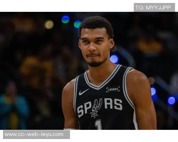 湖人新赛季西部排名预测第六或第七开局表现将是关键因素