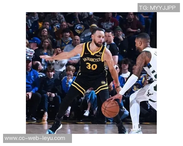 勇士半场苦战落后雄鹿仅2分库明加高效砍下16分4篮板表现抢眼 勇士半场苦战落后雄鹿仅2分库明加高效砍下16分4篮板表现抢眼