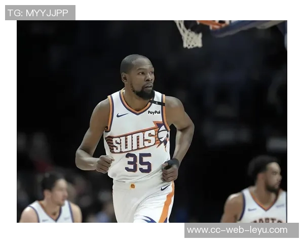 杜兰特赞阿门为全能球员定义无限展现无与伦比的篮球才华 杜兰特赞阿门为全能球员定义无限展现无与伦比的篮球才华