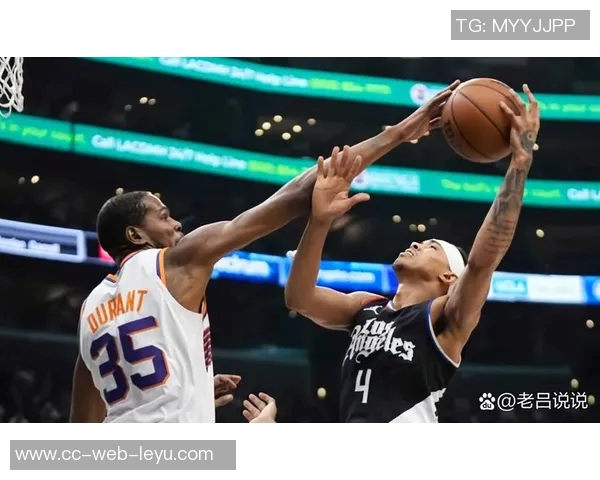 布克遭遇严密防守表现低迷18投仅4中贡献10分16助攻却有9次失误