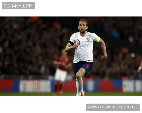 怀特平历史后卫单场帽子戏法纪录感慨能与传奇并肩作战